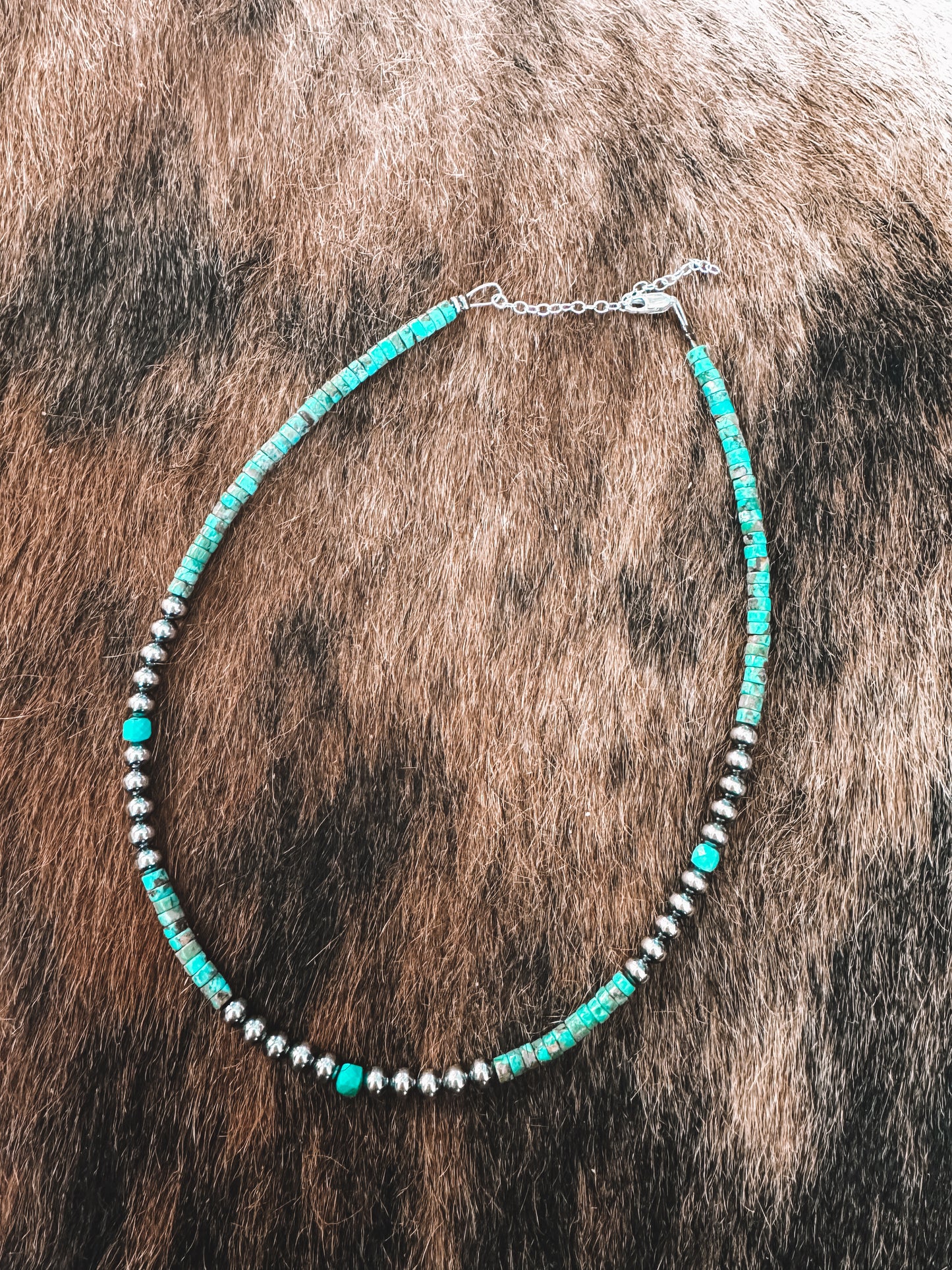 The Bijoux Fab - 5mm Pearls W/ Turquoise Chips