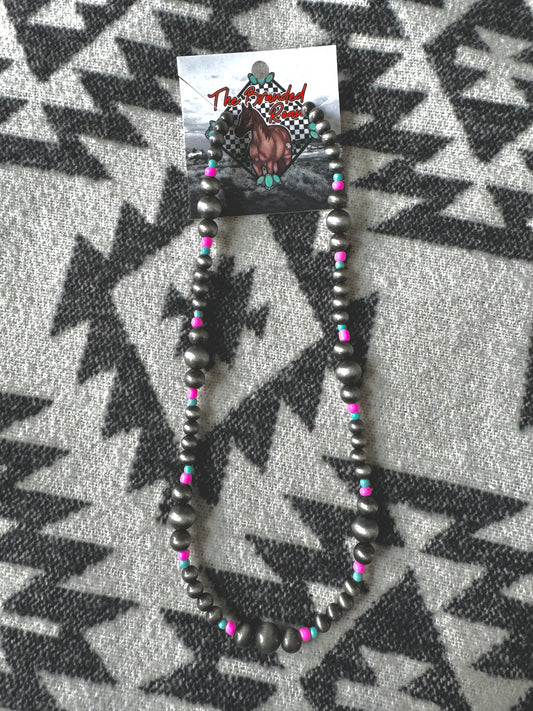 The Branded Roan - Faux Gradual Navajo Pearl Necklace